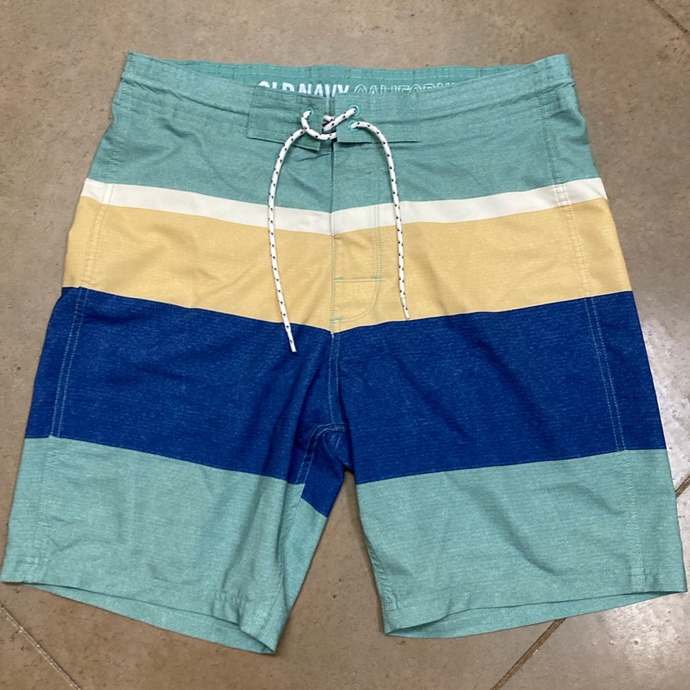 Men’s Old Navy swim trunks
